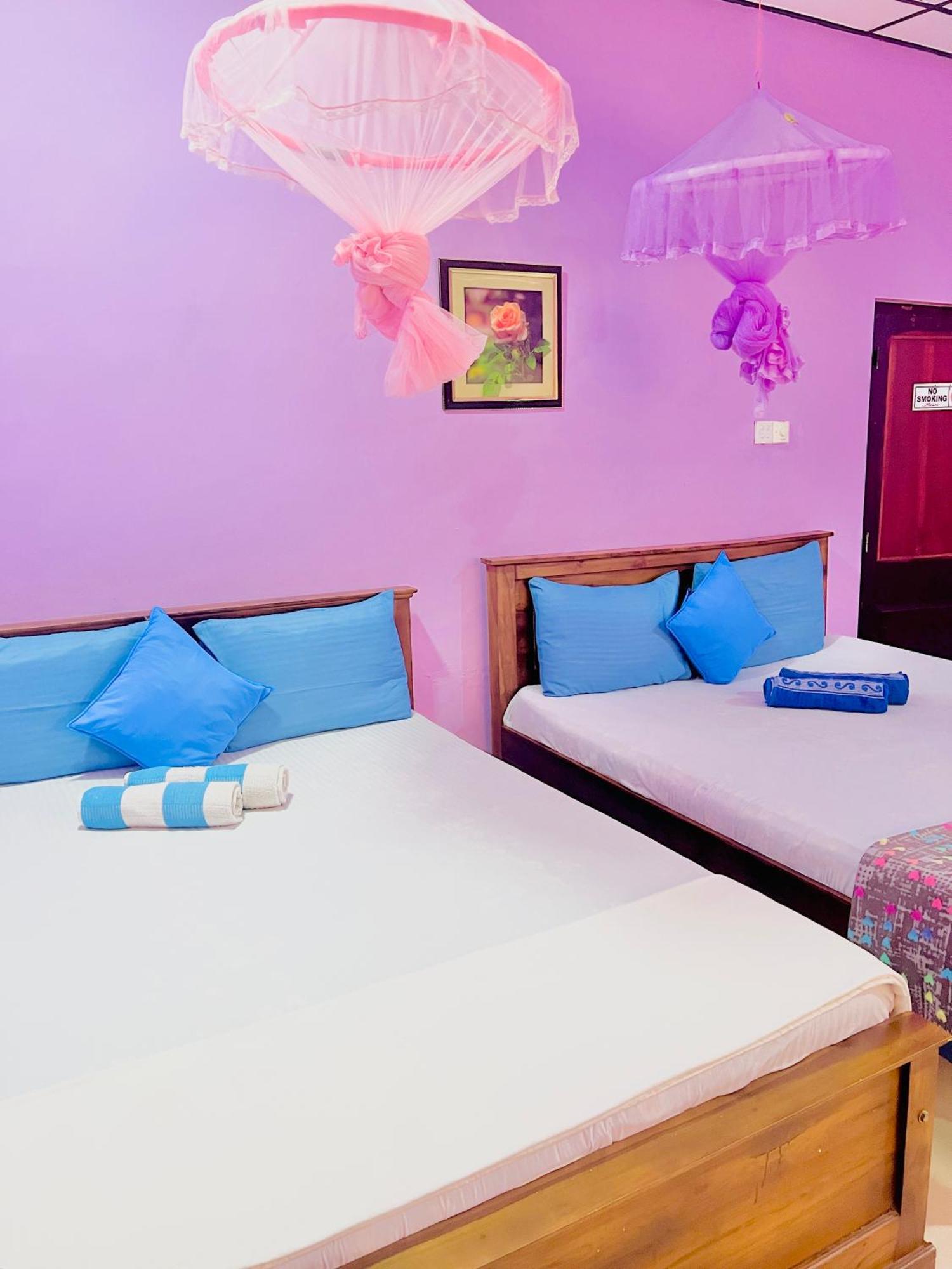 Gloriya Mathews Hotel เนกอมโบ ภายนอก รูปภาพ
