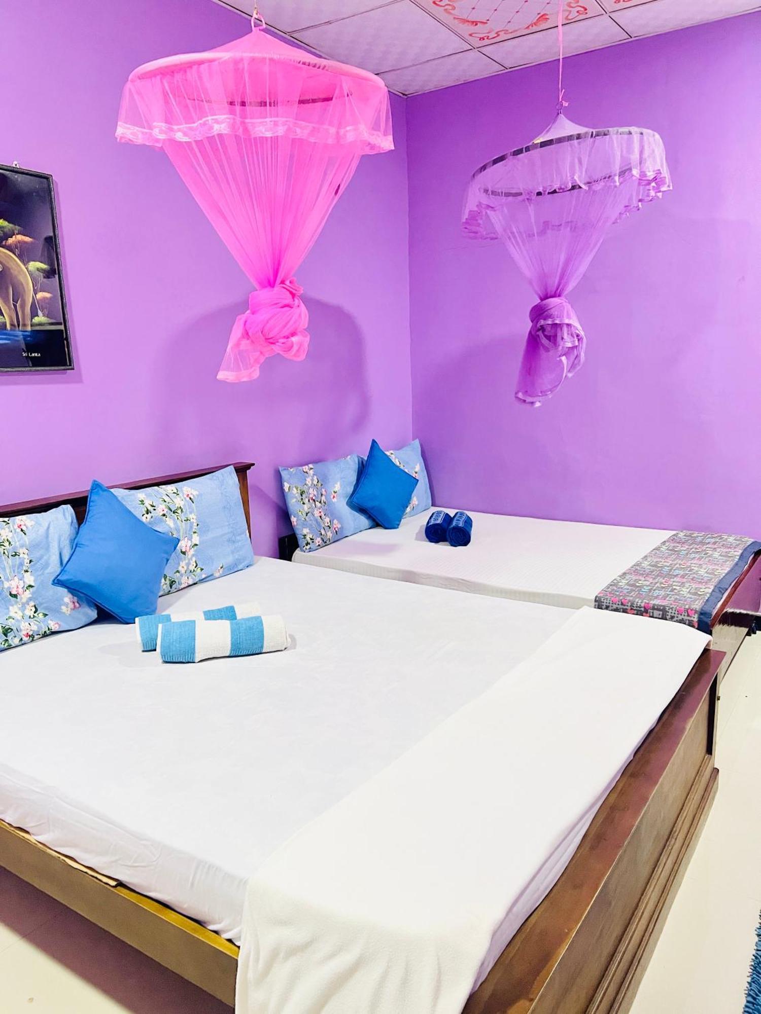 Gloriya Mathews Hotel เนกอมโบ ภายนอก รูปภาพ