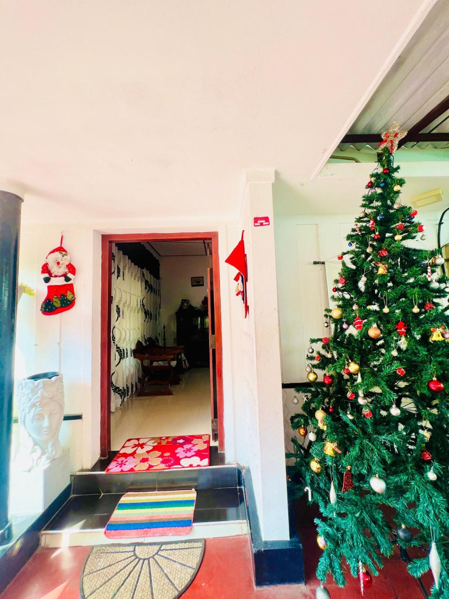 Gloriya Mathews Hotel เนกอมโบ ภายนอก รูปภาพ