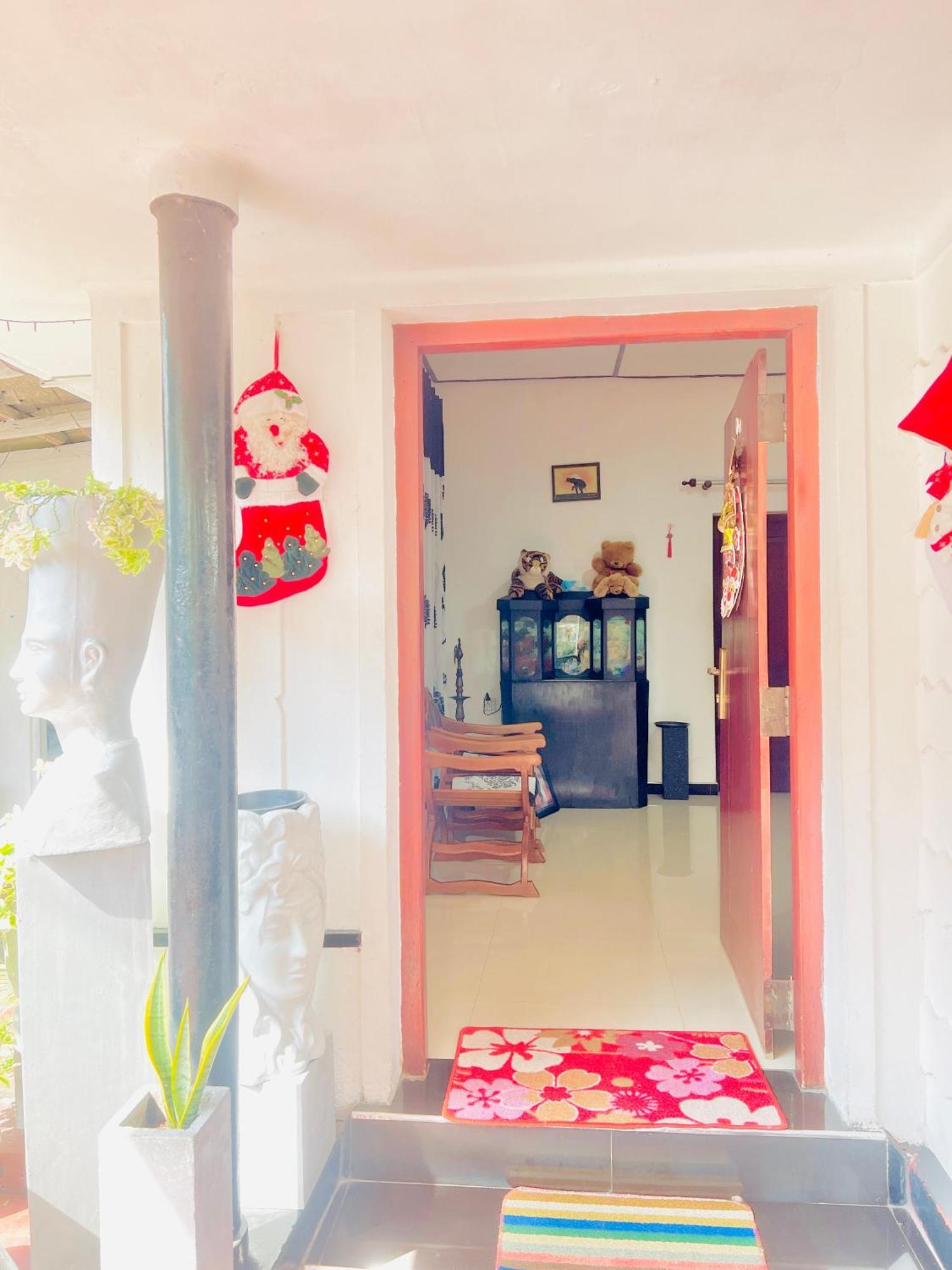 Gloriya Mathews Hotel เนกอมโบ ภายนอก รูปภาพ