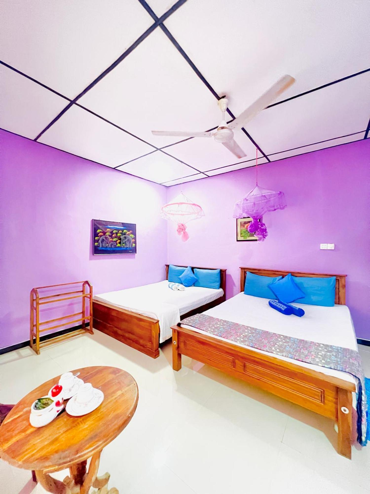 Gloriya Mathews Hotel เนกอมโบ ภายนอก รูปภาพ