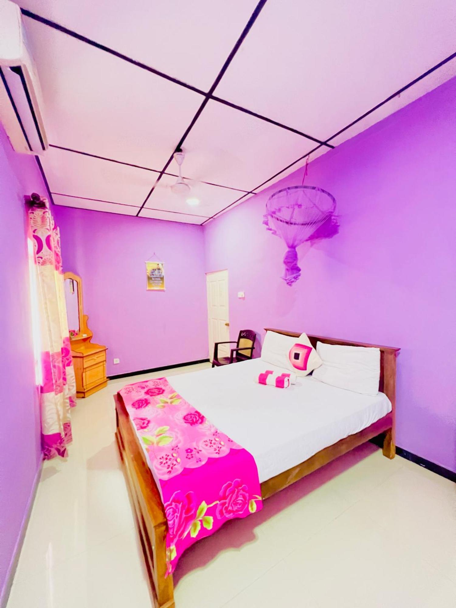 Gloriya Mathews Hotel เนกอมโบ ภายนอก รูปภาพ