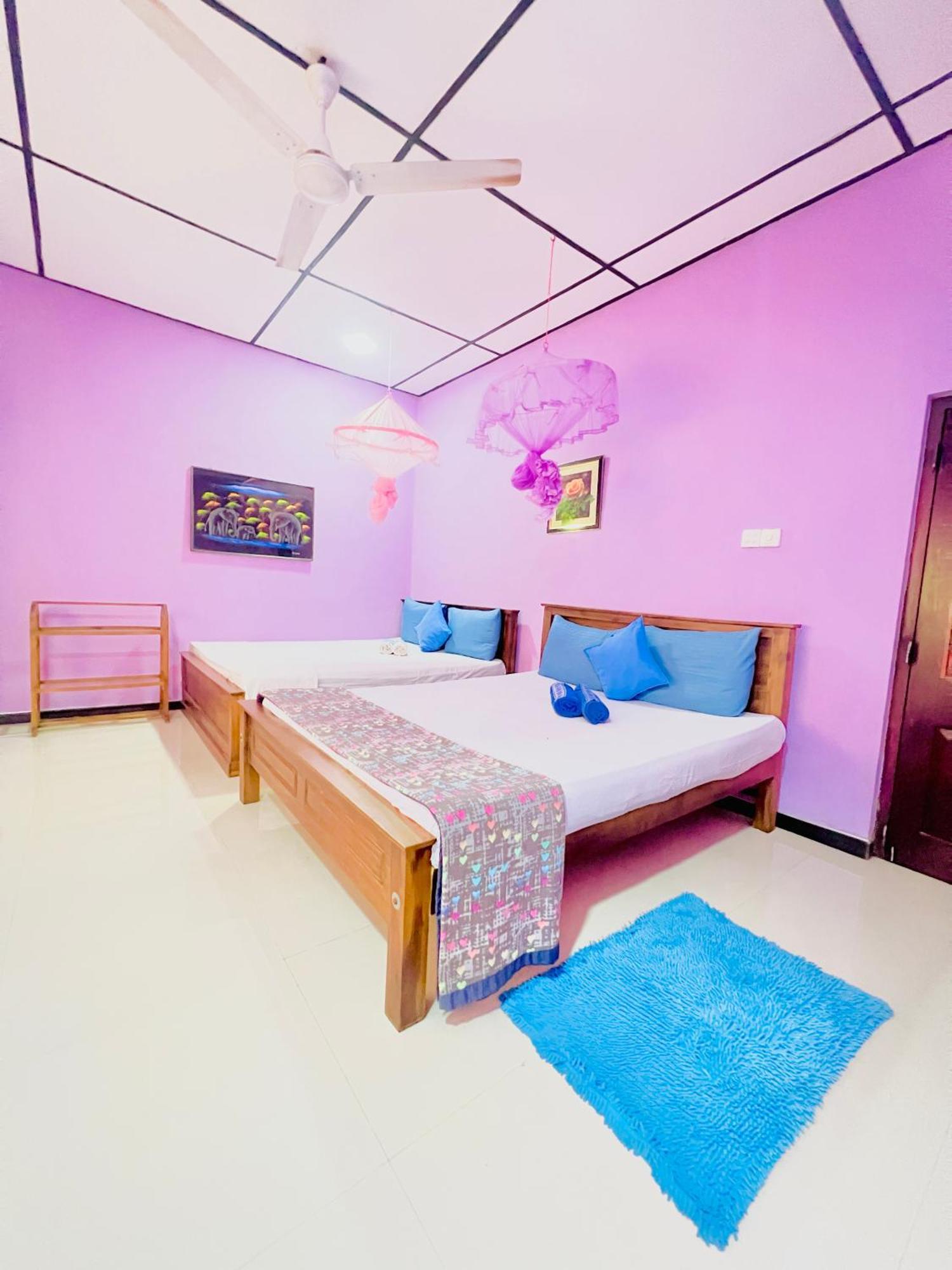 Gloriya Mathews Hotel เนกอมโบ ภายนอก รูปภาพ